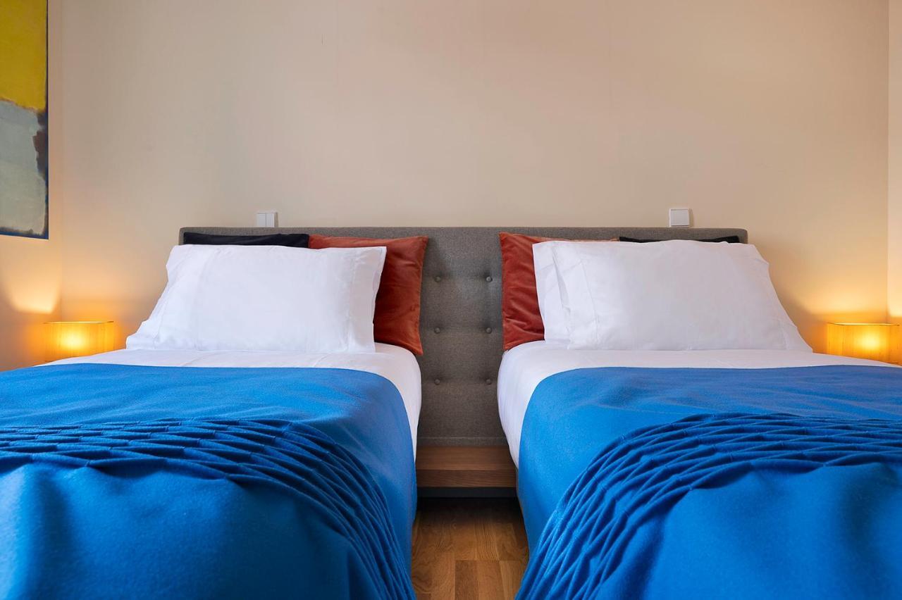 Ribeira Trendy Flat In Medieval Mercadores Street Porto Bagian luar foto